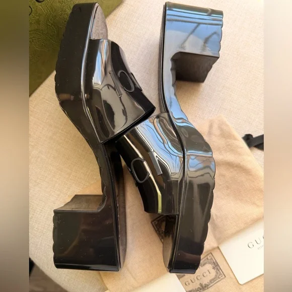 GUCCI Black Slip On Rubber Sandal Short Stack Heel EU 39